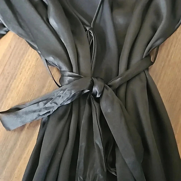 VS BRIDE ROBE - Picture 10 of 13